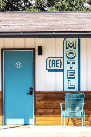 (re)motel (2021) poster